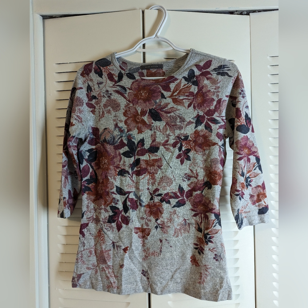 Suzy Shier 3/4 sleeve knit shirt